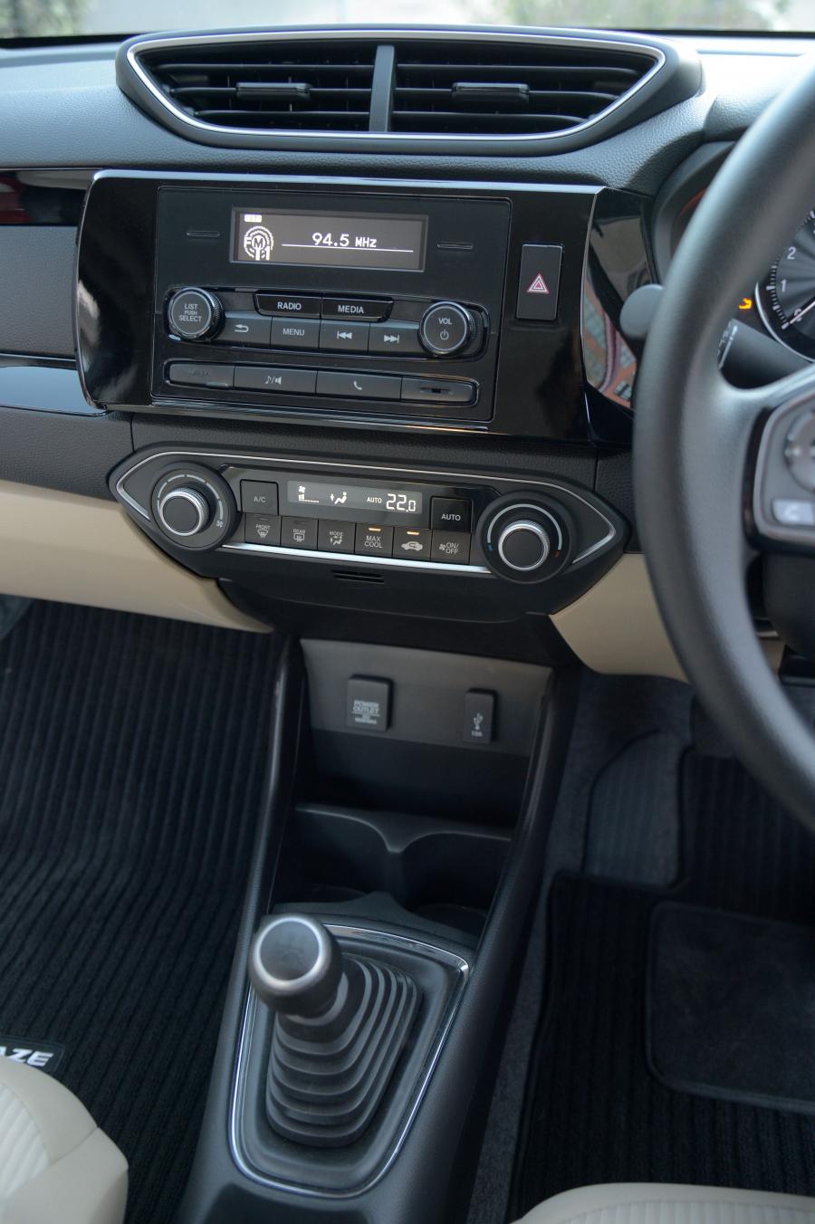 Детали интерьера Honda Amaze 2018 года  (ZA) (фото 25 из 27)